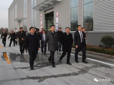 山東省住建廳黨組成員、副廳長張曉海蒞臨天意機(jī)械調(diào)研指導(dǎo)