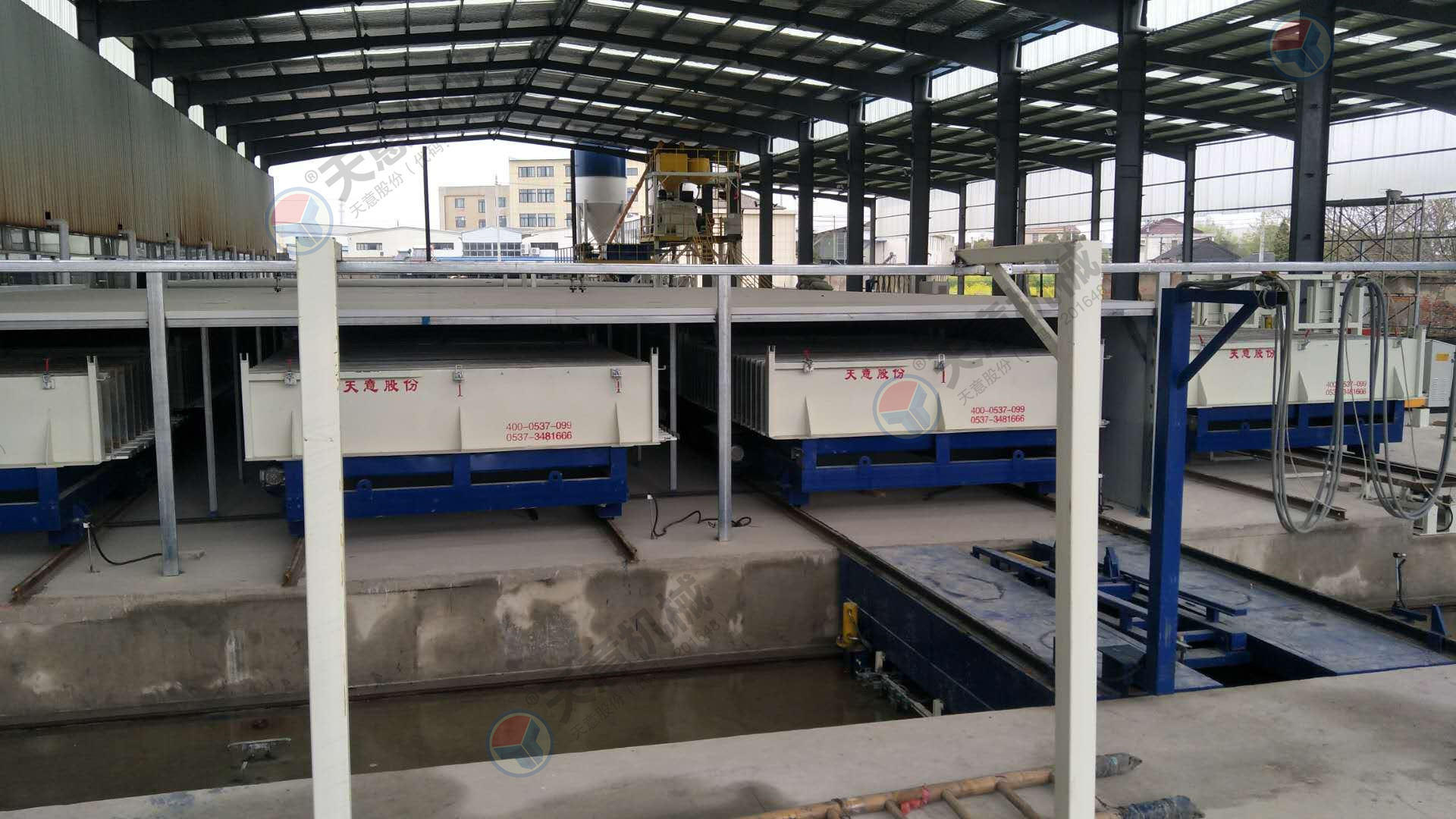 相對(duì)于傳統(tǒng)墻板機(jī)設(shè)備，新型墻板機(jī)有點(diǎn)更多